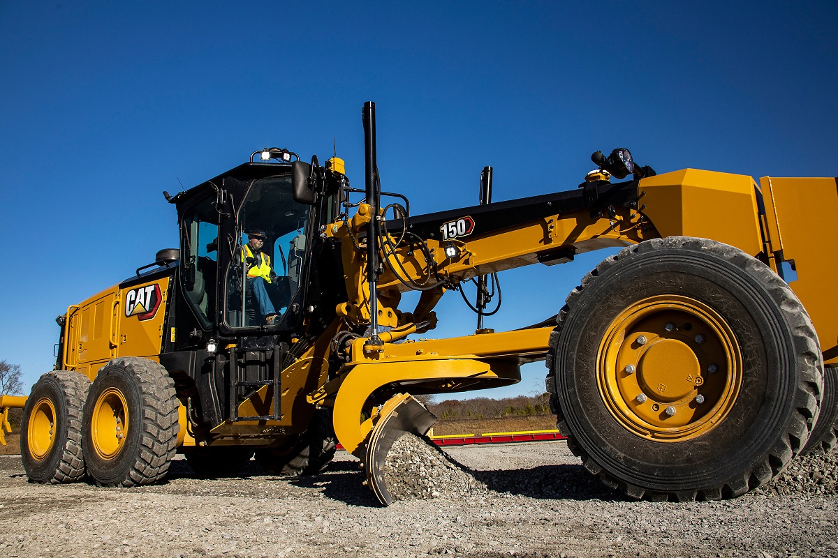Caterpillar launches mastless Cat grade with 3D for motor graders at