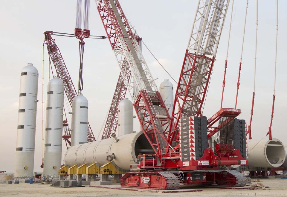How Much Can A Side Loader Garbage Truck Can Lift? July 2024