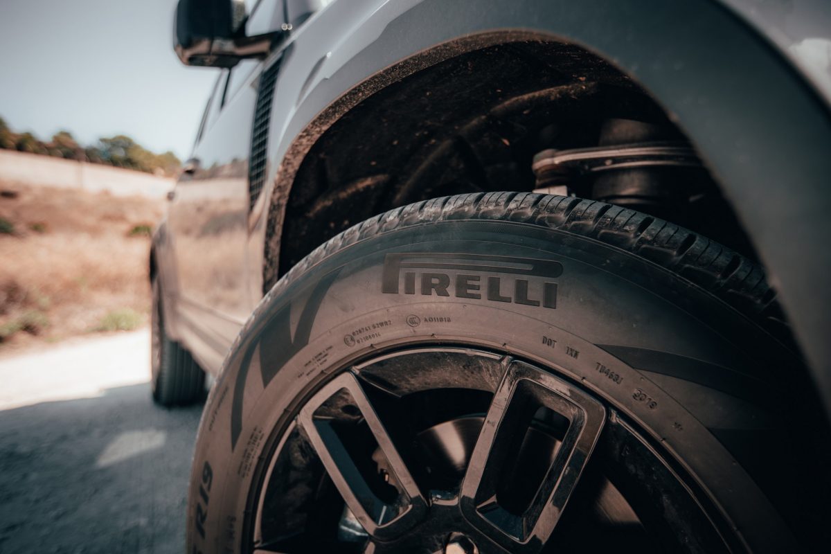 land rover defender big tyres
