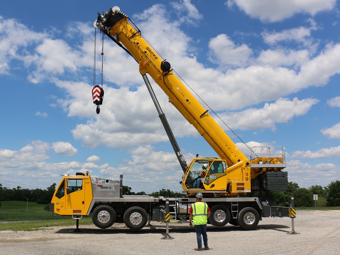 Updates-to-Grove-TMS9000-2-truck-crane-add-more-power-and-faster-setup-01.jpeg
