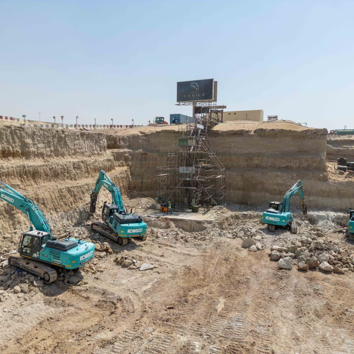Kobelco appoints Al Marwan Machinery as official excavator dealer in Saudi Arabia
