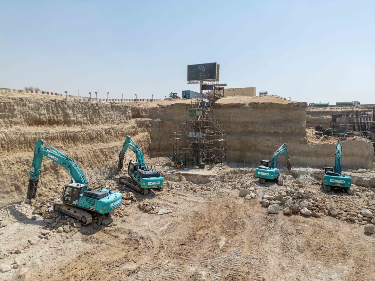 Kobelco appoints Al Marwan Machinery as official excavator dealer in Saudi Arabia