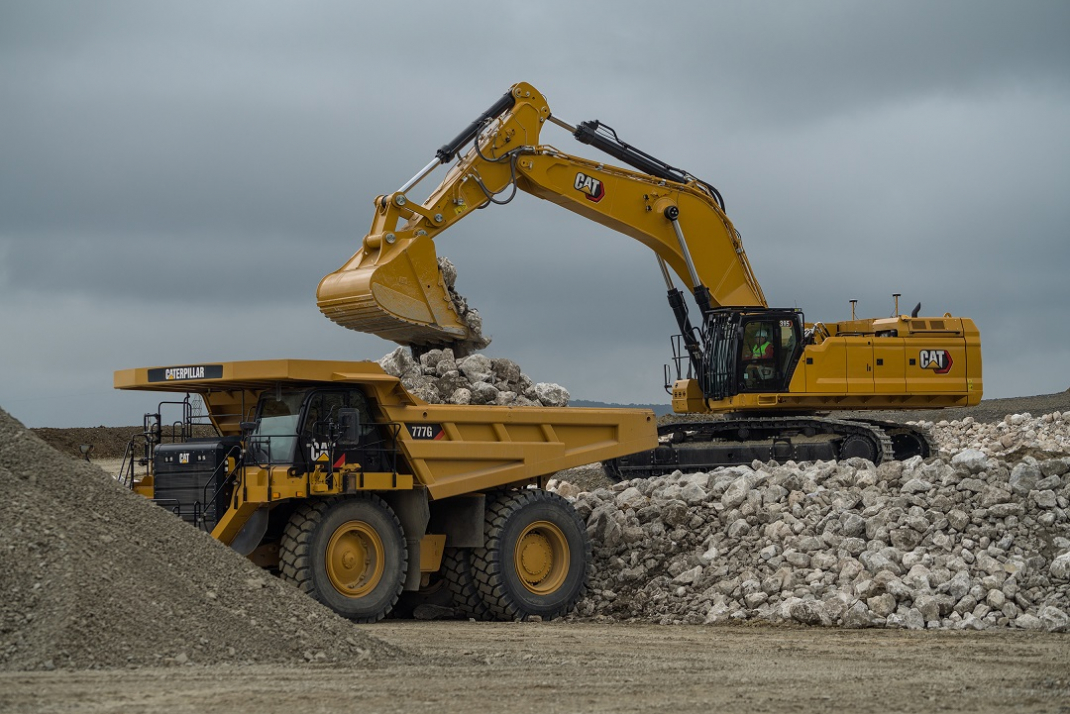 Next Generation Cat 395 Excavator Replaces The The 390f Delivering More Production And Durability Machinery Pmv Middle East